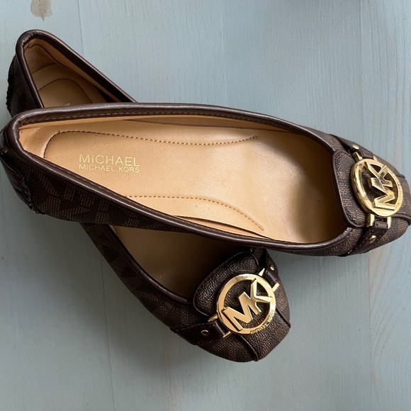 Michael Kors Signature Flats - Picture 4 of 6